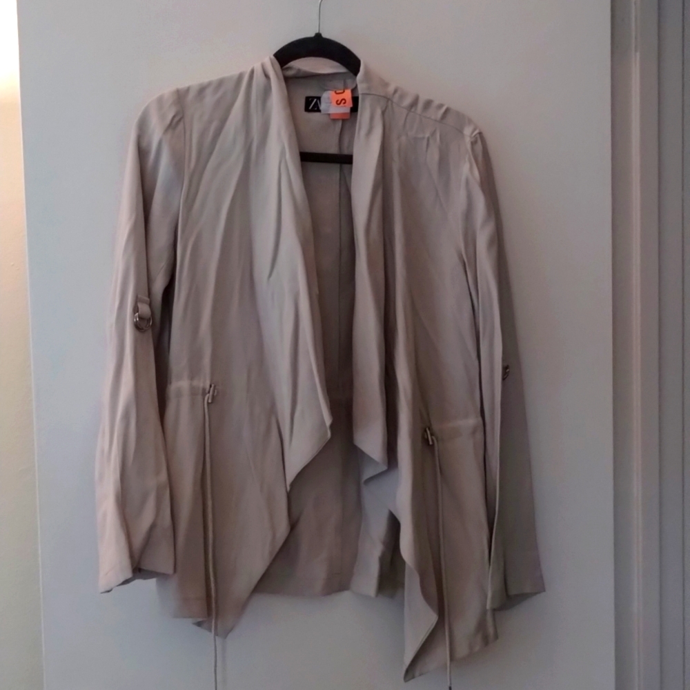 Zara size small lightweight jacket dry cleaned tan